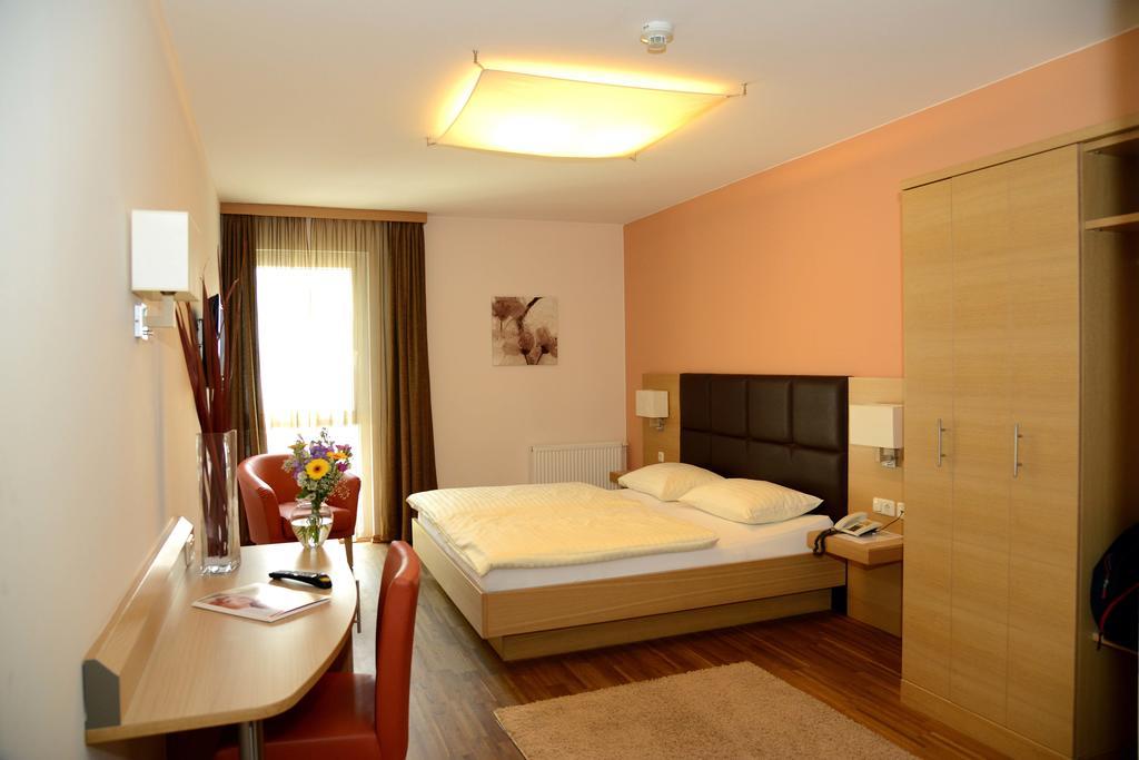 Hotel-Gasthof Graf Sankt Poelten Room photo