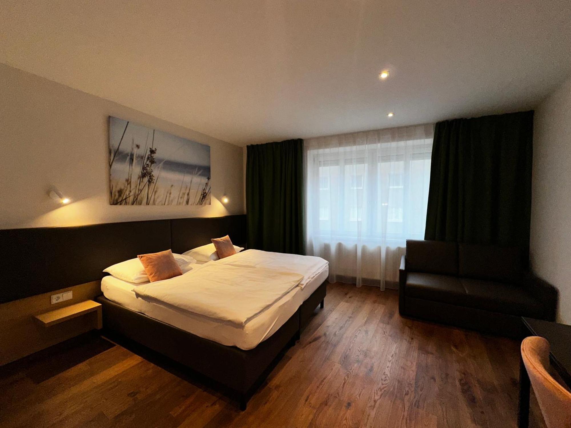 Hotel-Gasthof Graf Sankt Poelten Exterior photo
